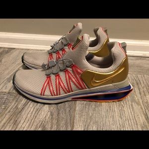 Nike Shox Gravity Size 9